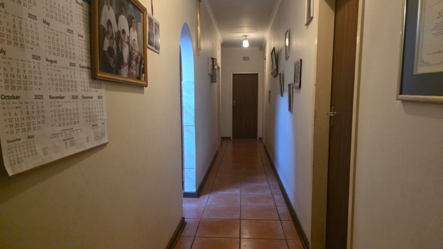 4 Bedroom Property for Sale in Geelhoutpark North West